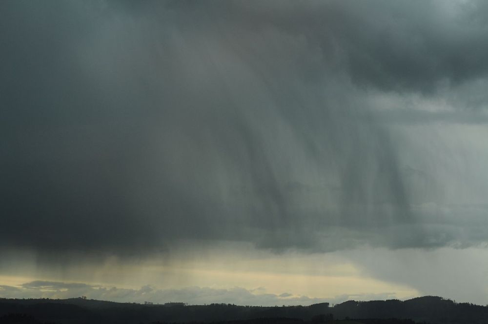 Virga photographed by Simon A. Eugster